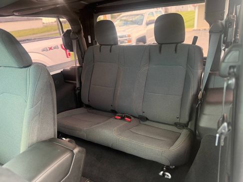 Used 2025 Jeep Wrangler Sport AWD/4WD image 10