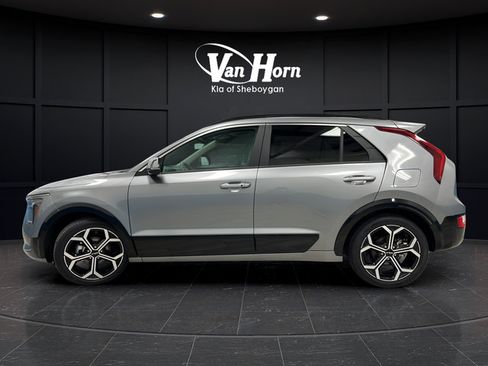 Used 2024 Kia Niro EX Touring FWD image 4