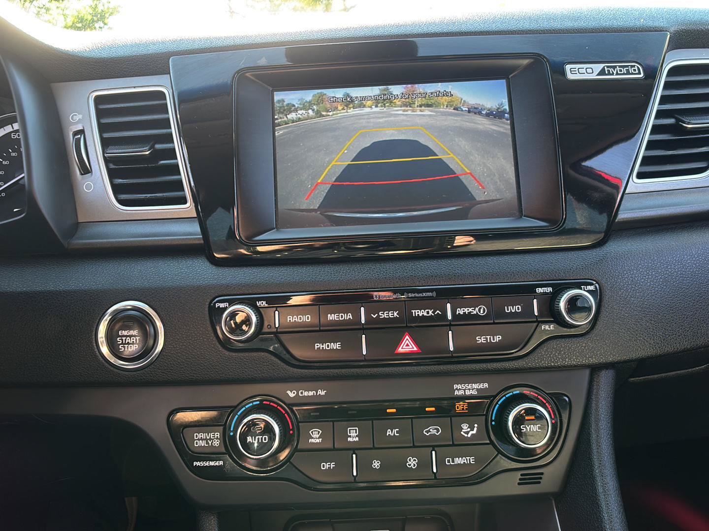Used 2018 Kia Niro LX FWD image 28
