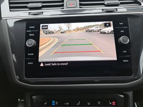 Certified 2024 Volkswagen Tiguan SEL R-Line image 24