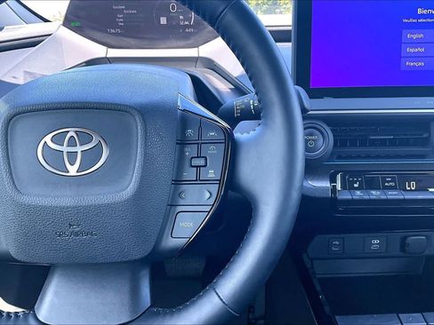 Certified 2025 Toyota Prius XLE FWD image 24