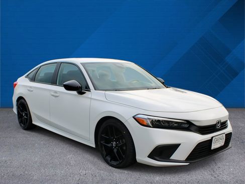 Used 2024 Honda Civic Sport image 2