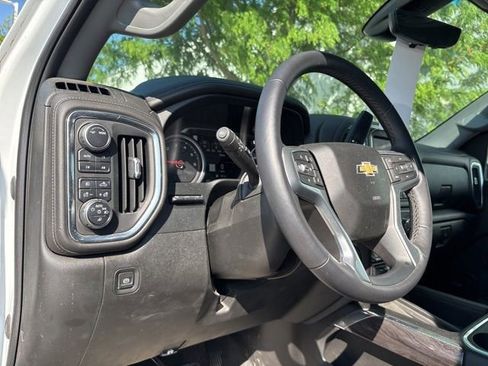 Certified 2022 Chevrolet Silverado 2500 LTZ w/ LTZ Convenience Package AWD/4WD image 8