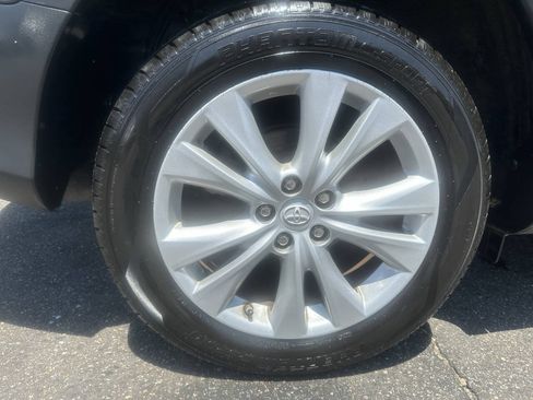 Used 2013 Toyota RAV4 Limited AWD/4WD image 16