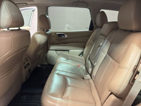 Used 2017 Nissan Pathfinder Platinum AWD/4WD image 29