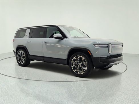 Used 2025 Rivian R1S Adventure AWD/4WD image 3