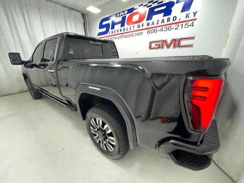 Used 2024 GMC Sierra 2500 Denali Ultimate AWD/4WD image 7