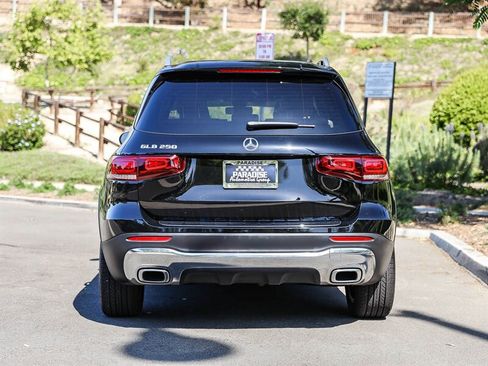 Used 2023 Mercedes-Benz GLB 250 image 4