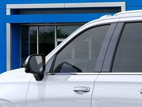 New 2026 Chevrolet Suburban Premier AWD/4WD image 12