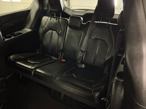 Used 2025 Chrysler Pacifica Select FWD image 11
