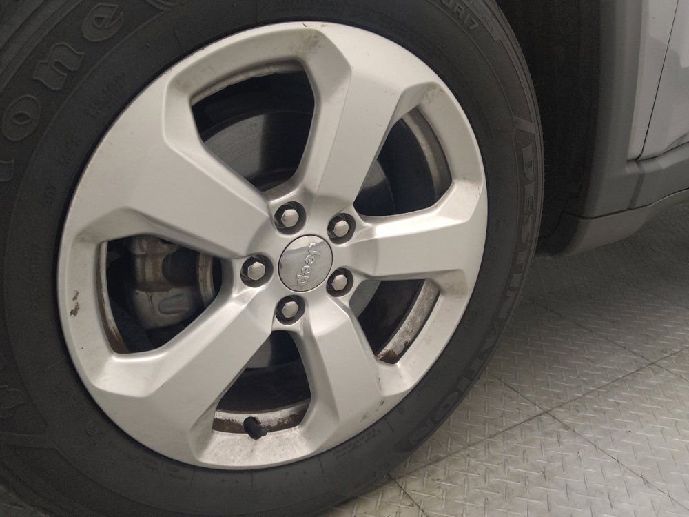 Used 2018 Jeep Compass Latitude w/ Popular Equipment Group FWD image 31