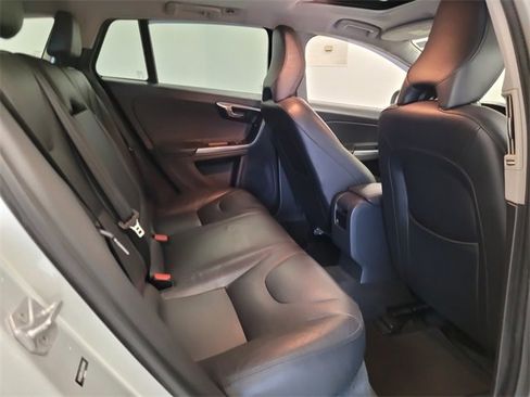 Used 2016 Volvo V60 T5 Premier image 15