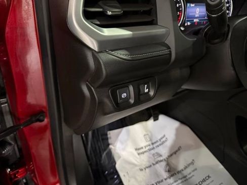 Used 2021 GMC Acadia SLE w/ Driver Convenience Package FWD image 12