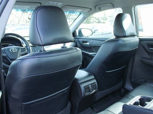 Used 2017 Toyota Camry LE image 34