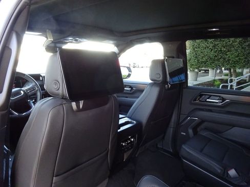 Used 2026 GMC Yukon Denali w/ Denali Reserve Package image 23