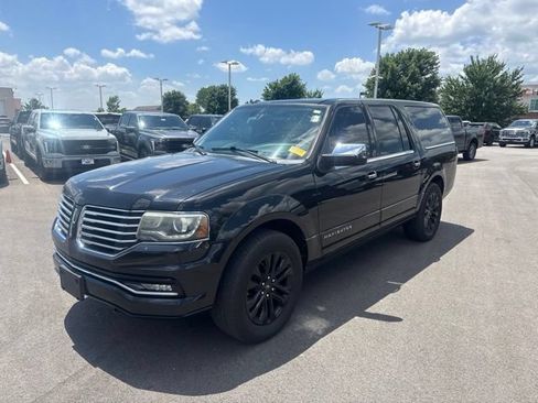 Used 2015 Lincoln Navigator L 4WD image 3