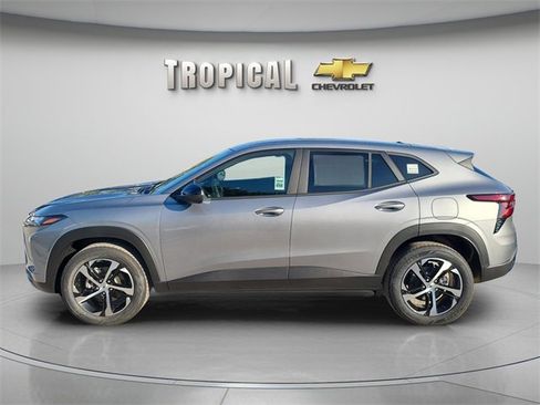 New 2026 Chevrolet Trax RS image 2