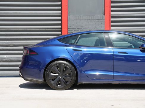 Used 2022 Tesla Model S AWD/4WD image 5