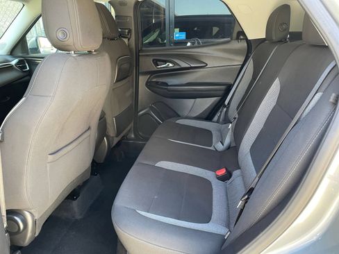 Used 2025 Chevrolet TrailBlazer LT FWD image 24