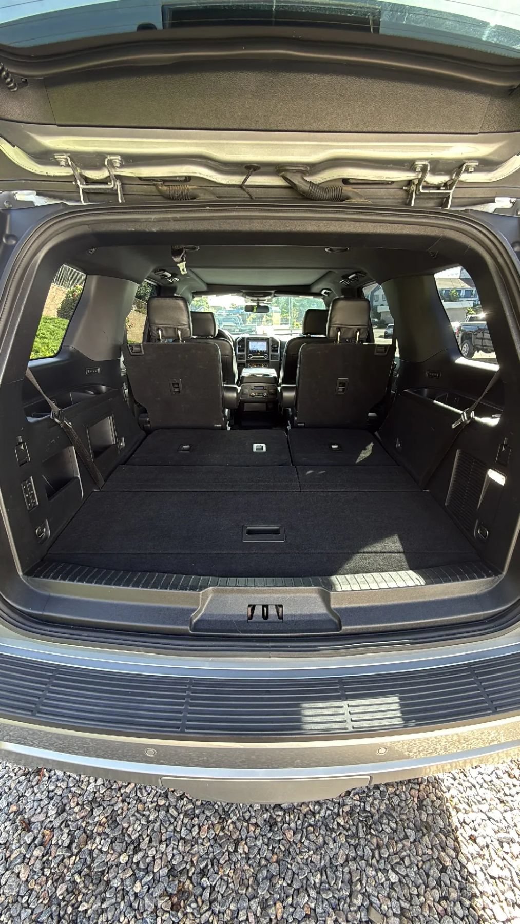 Used 2020 Ford Expedition XLT w/ Equipment Group 202A RWD image 12