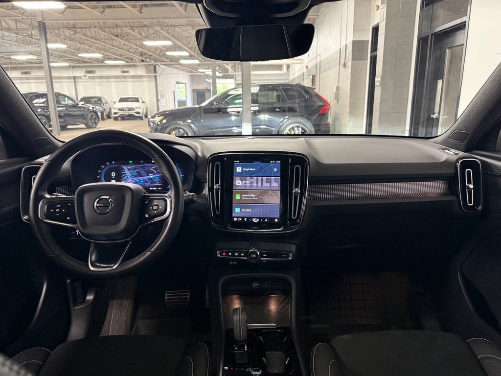 Used 2021 Volvo XC40 P8 Recharge w/ Climate Package AWD/4WD image 8