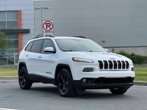 Used 2016 Jeep Cherokee Latitude w/ Comfort/Convenience Group AWD/4WD image 7