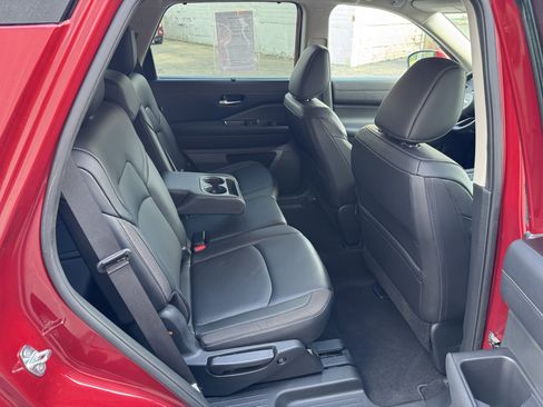 Used 2024 Nissan Pathfinder SL AWD/4WD image 30