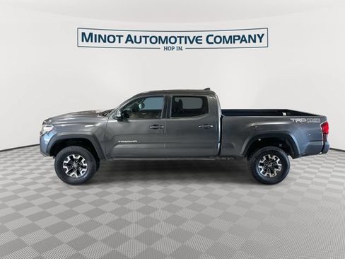 Used 2019 Toyota Tacoma TRD Off-Road AWD/4WD image 5
