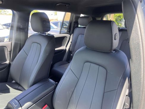 Used 2024 Mercedes-Benz GLB 250 4MATIC image 18