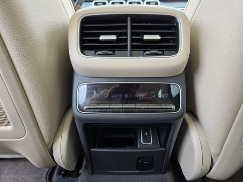Used 2020 Mercedes-Benz GLE 350 4MATIC w/ Premium Package image 15