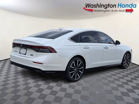 Used 2024 Honda Accord Touring image 6