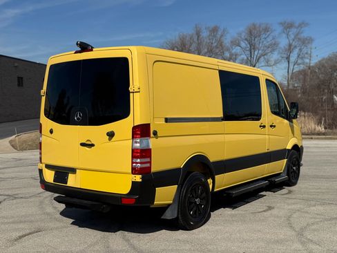 Used 2016 Mercedes-Benz Sprinter 2500 image 4
