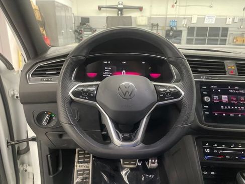 Used 2024 Volkswagen Tiguan SE R-Line AWD/4WD image 15
