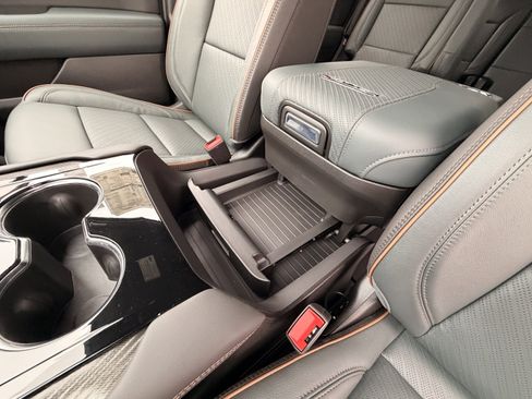 New 2026 GMC Yukon AT4 w/ AT4 Premium Plus Package image 17