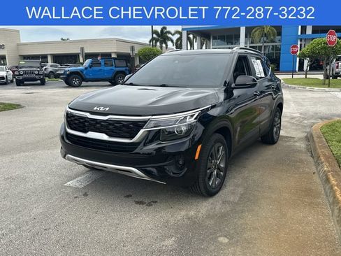 Used 2023 Kia Seltos S FWD image 2