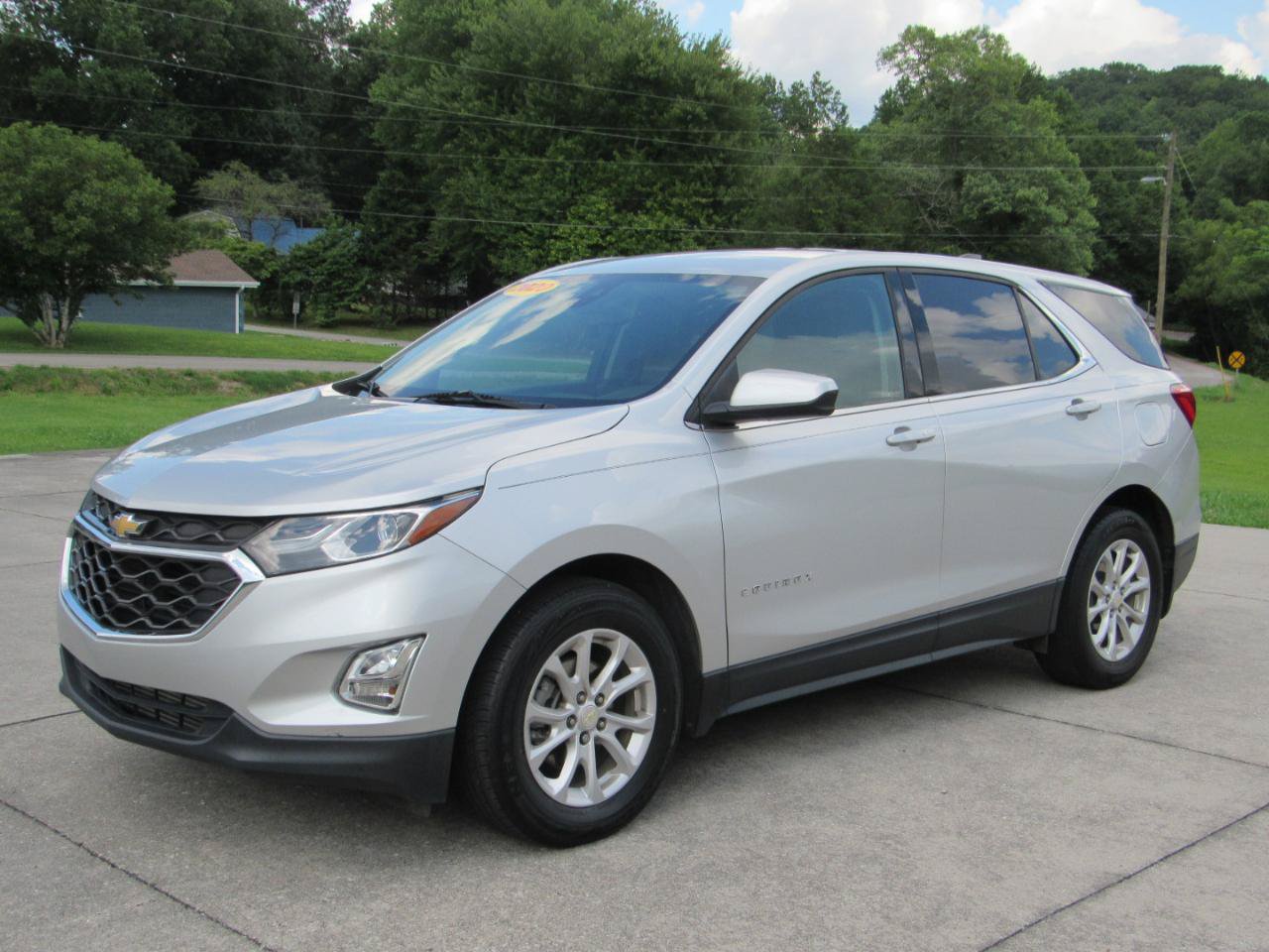 Used 2020 Chevrolet Equinox LT w/ Driver Convenience Package FWD image 3