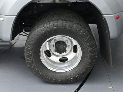 Used 2020 Ford F350 Lariat w/ Lariat Value Package image 36