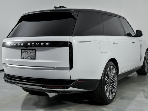 Used 2024 Land Rover Range Rover Long Wheelbase Autobiography image 12
