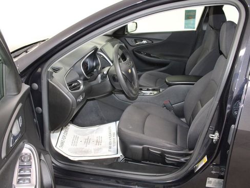 Used 2023 Chevrolet Malibu LS image 21