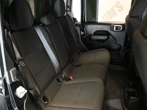 Used 2023 Jeep Gladiator Sport AWD/4WD image 25