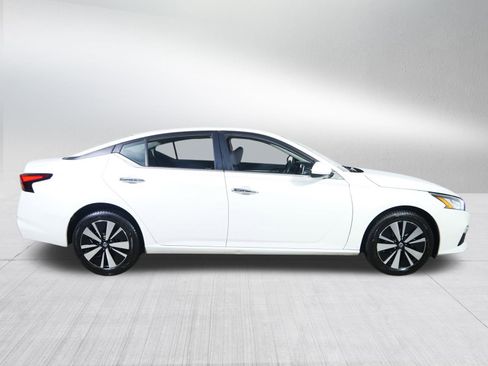 Used 2022 Nissan Altima 2.5 SV image 8