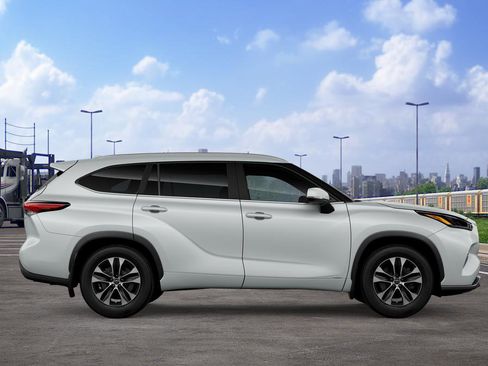 New 2026 Toyota Highlander XLE image 12