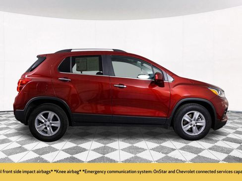 Used 2019 Chevrolet Trax LT w/ LT Convenience Package image 19