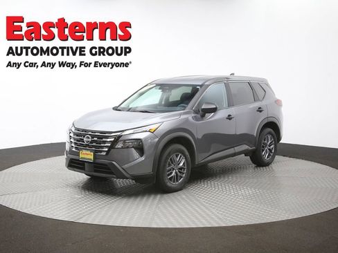 Used 2024 Nissan Rogue S AWD/4WD image 57
