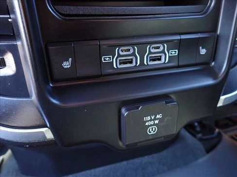 Used 2022 RAM 1500 Laramie AWD/4WD image 10