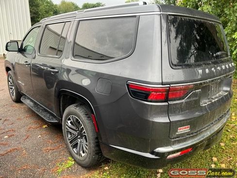 Used 2022 Jeep Wagoneer Series III AWD/4WD image 4