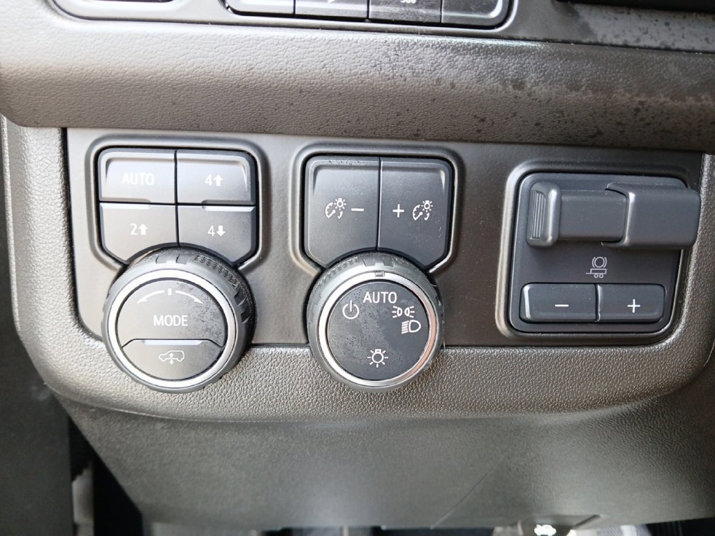 Used 2023 Chevrolet Tahoe High Country AWD/4WD image 19