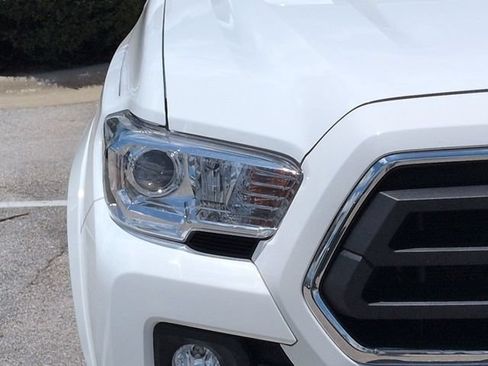 Used 2023 Toyota Tacoma SR5 w/ Technology Package AWD/4WD image 10