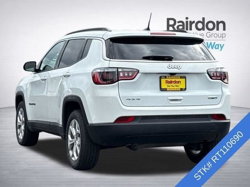 Used 2024 Jeep Compass Latitude AWD/4WD image 4