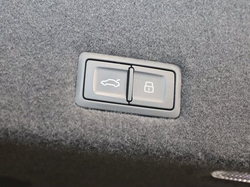 Used 2022 Lamborghini Urus image 86